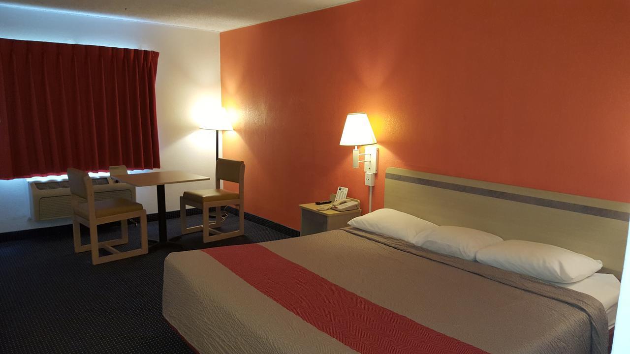 Red Carpet Inn Gibbstown Eksteriør billede